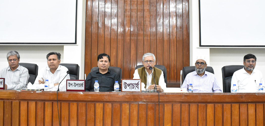 রাকসু নির্বাচন কর্মকর্তাদের প্রশিক্ষণ অনুষ্ঠিত