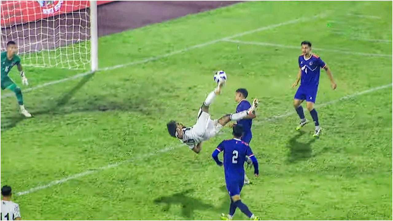 শেষ মুহূর্তে গোল হজমে জয় হাতছাড়া বাংলাদেশের