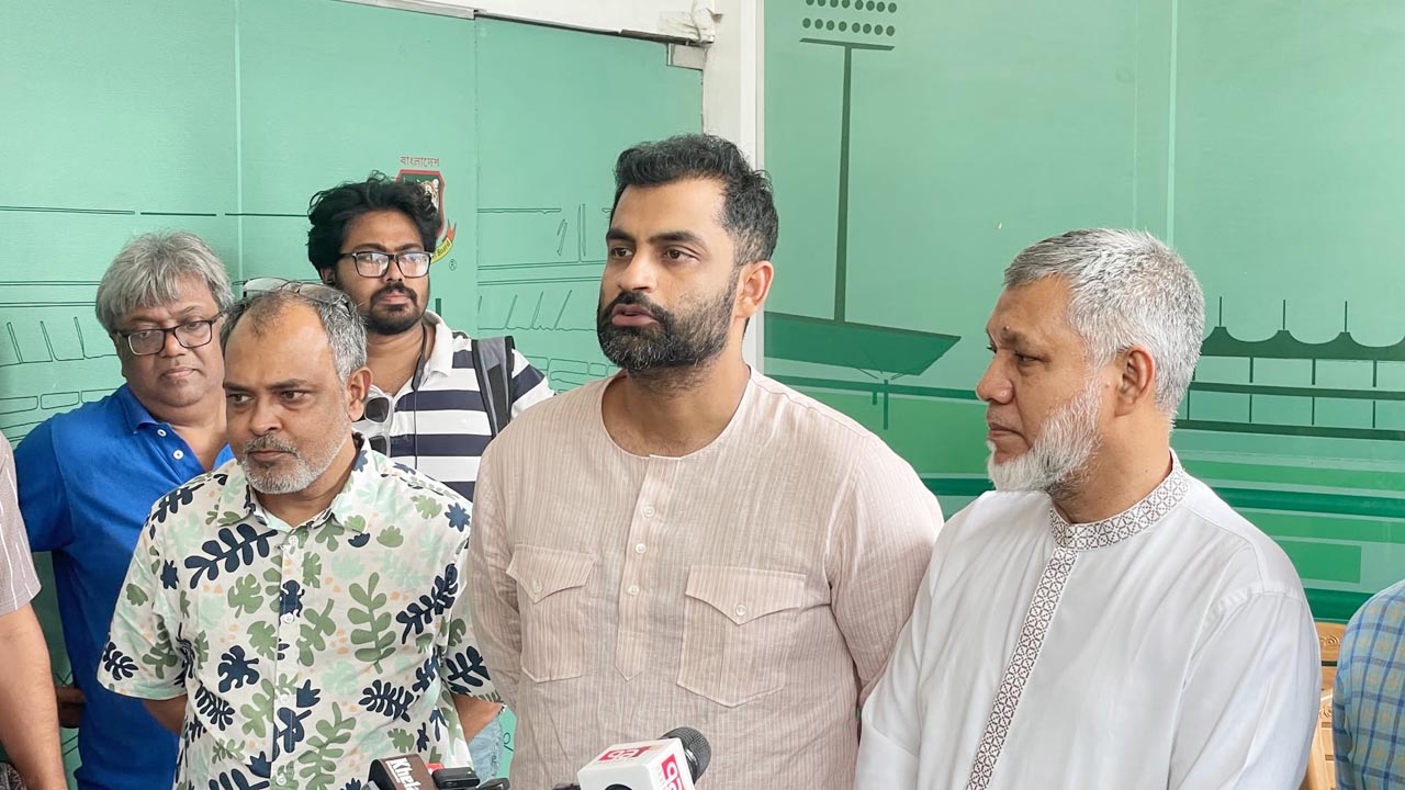প্রার্থিতা প্রত্যাহার করে বললেন তামিম ‘আগে নির্বাচনের ফিক্সিং বন্ধ করেন, এরপর ক্রিকেটের ফিক্সিং বন্ধ করবেন’