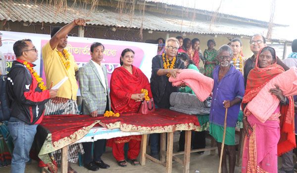 ‘বন্ধু আমরা’ সংগঠনের ক্ষুদ্র নৃ-গোষ্ঠী শীতার্তদের মধ্যে শীতবস্ত্র বিতরণ