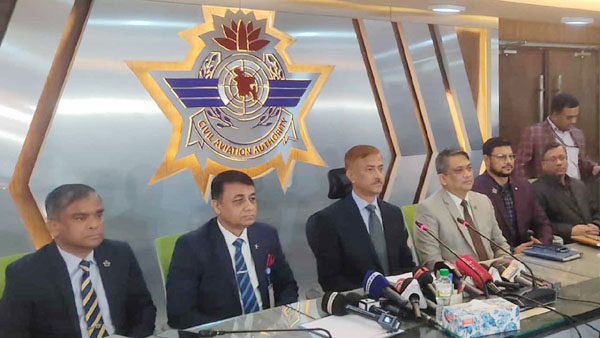 ইমপোর্ট কুরিয়ার সেকশন থেকে আগুনের সূত্রপাত বলে মনে হচ্ছে : বেবিচক চেয়ারম্যান
