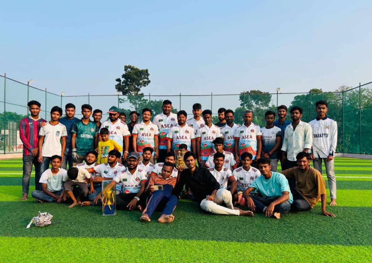 নগরীতে আষাড়িয়াদহ ছাত্র-কর্মজীবী ফুটবল টুর্নামেন্ট