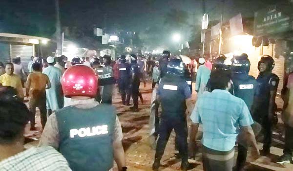 শিশুদের ঝগড়া থেকে বড়দের সংঘর্ষ, আহত ৫০